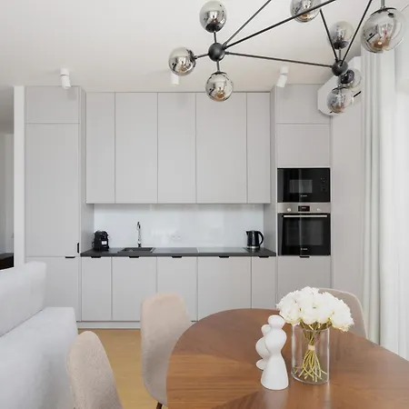 Exceptional For 6 People By Renters Prestige Warsaw