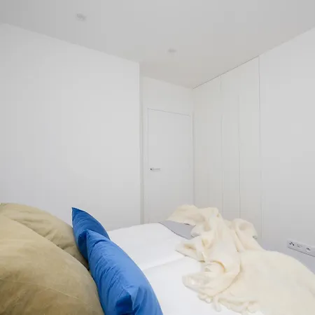 Exceptional For 6 People By Renters Prestige Warsaw