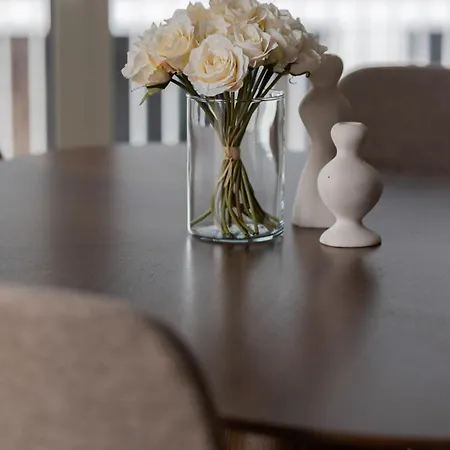 Exceptional For 6 People By Renters Prestige