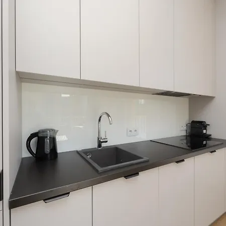 Exceptional For 6 People By Renters Prestige